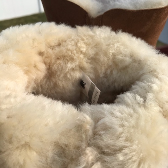 UGG Mini Bailey Button Gem - Picture 7 of 7